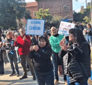 Trabajadores viales de Córdoba en contra del cierre de Vialidad Nacional Trabajadores viales de Córdoba en contra del cierre de Vialidad Nacional