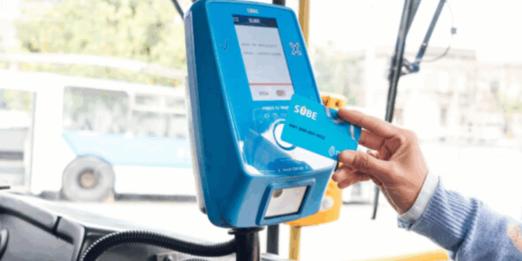 l proceso para acceder a este descuento es directo. Si el usuario de transporte es titular de un programa nacional de ANSES y su tarjeta SUBE ya está registrada y actualizada en la aplicación MI SUBE, el descuento del 55% se aplicará automáticamente al realizar el pago del boleto.
