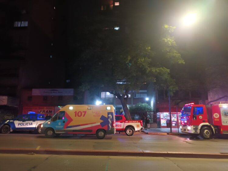 El fuego se habría generado por una rejilla de tela que habría tomó combustión.