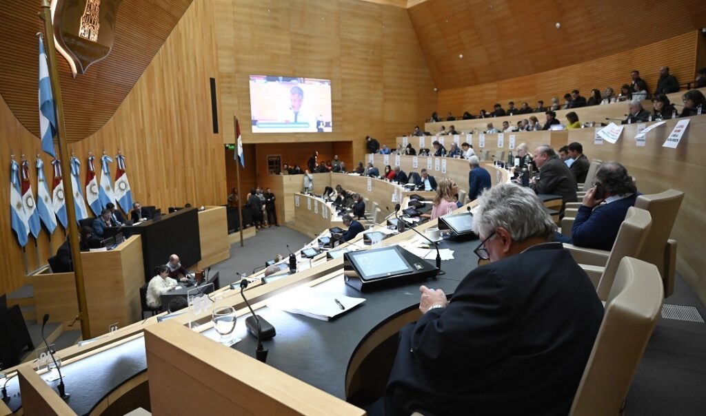Preocupación por el proyecto de LLA para desregular a los colegios profesionales