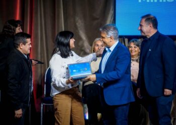 Córdoba ya entregó más de 48 mil netbooks a escuelas para promover la inclusión digital