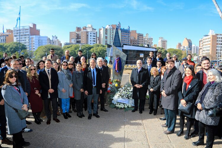 Acompañaron la ceremonia autoridades del Ministerio de Justicia y Trabajo, del TSJ, de colegios y federaciones de abogados y familiares.