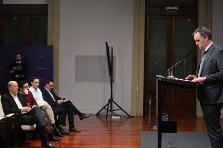 Adorni: “La corrupción en la obra pública tiene su acta de defunción firmada”