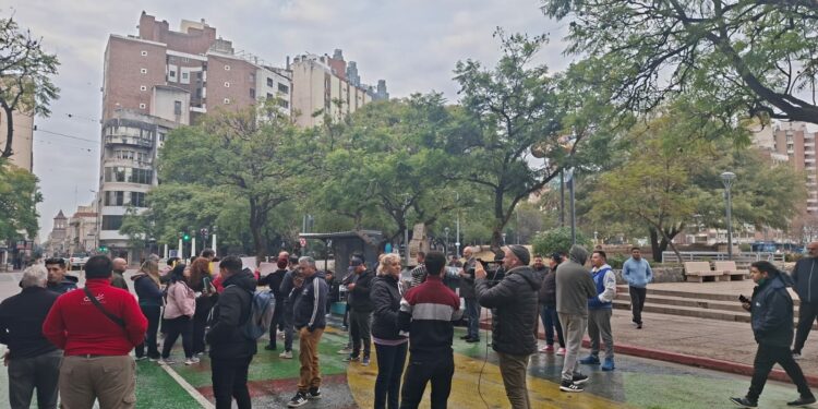 Concentración de choferes en Caseros y Cañada.