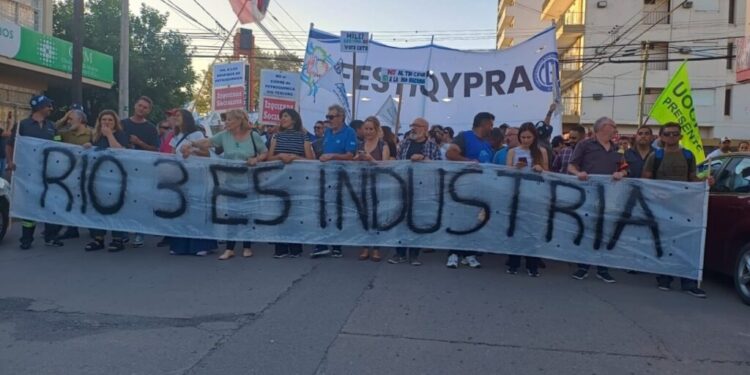 ATE Córdoba respaldó el paro lanzado por Spiqyp en la Petroquímica, al que adhirió la vecina Atanor.