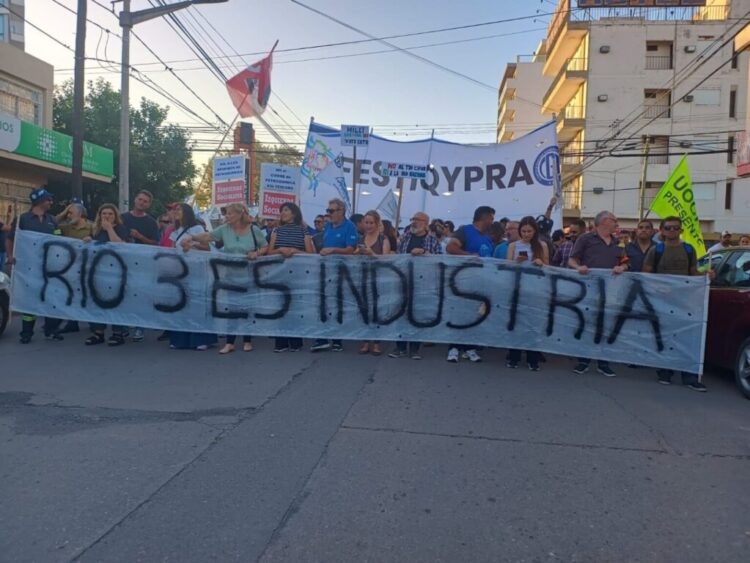 ATE Córdoba respaldó el paro lanzado por Spiqyp en la Petroquímica, al que adhirió la vecina Atanor.