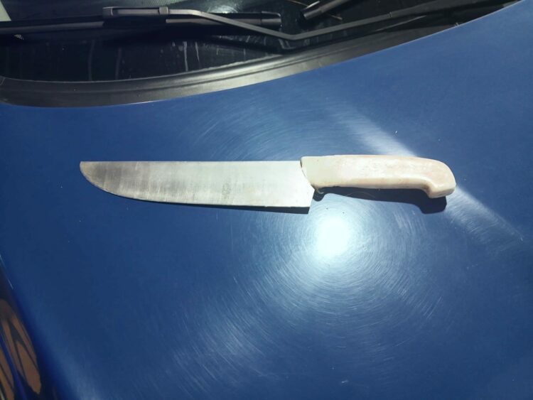 Cuchillo utilizado por el hombre para amenazar. Foto: Policía de Córdoba.