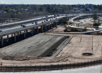 Avanzan las obras de construcción del estacionamiento en el Kempes