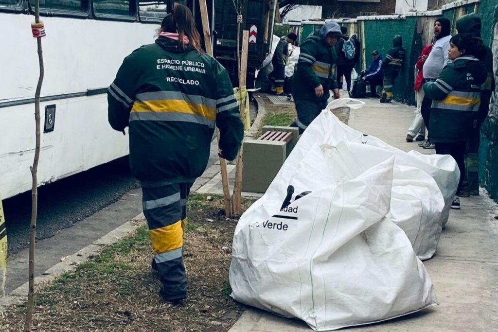 La Ciudad dejará de financiar el traslado de cartoneros desde el conurbano