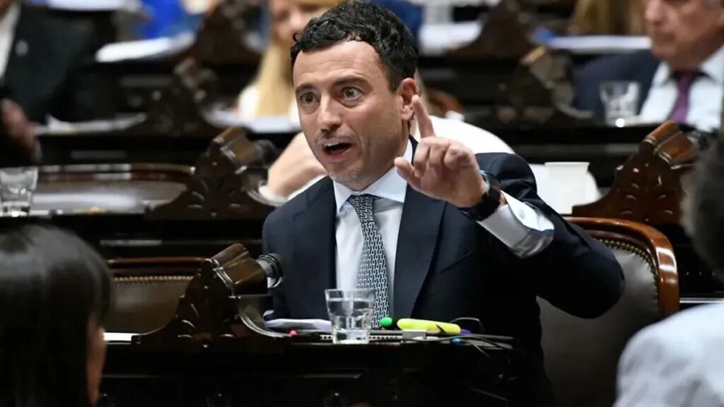 De Loredo desafió a Llaryora a que baje la presión tributaria al campo cordobés