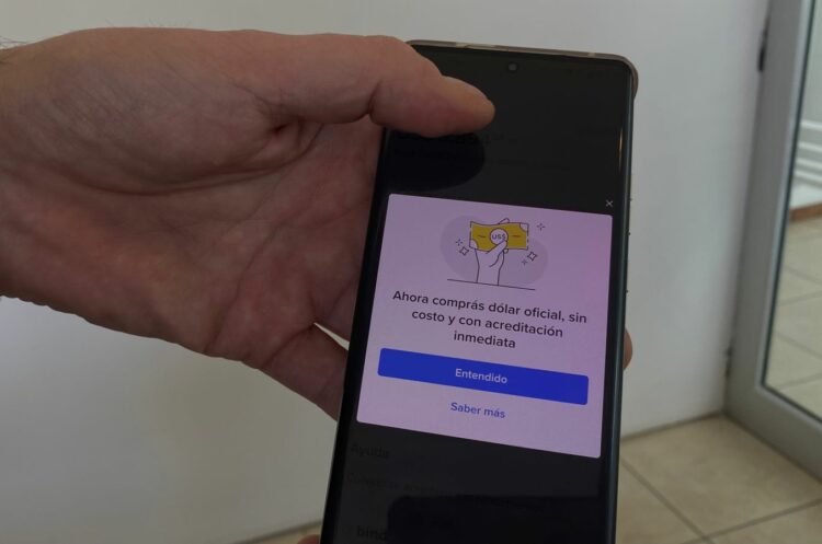Mercado Pago habilitó la compra de dólares desde su aplicación. Foto: Fátima Giménez (Hoy Día Córdoba)