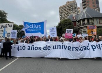 Docentes e investigadores de la UNC paran este lunes y la próxima semana