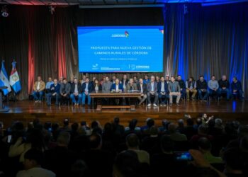 Llaryora impulsa la modernización de caminos rurales y refuerza la inversión en obras