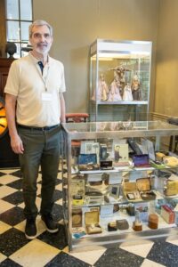 Coleccionismo en Córdoba: un viaje íntimo a través de historias y tesoros personales