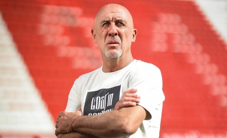 Daniel Oldra prepara el once para enfrentarse el sábado a River.