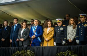 Colonia Caroya celebró el 9 de Julio con un multitudinario desfile cívico-militar encabezado por Llaryora