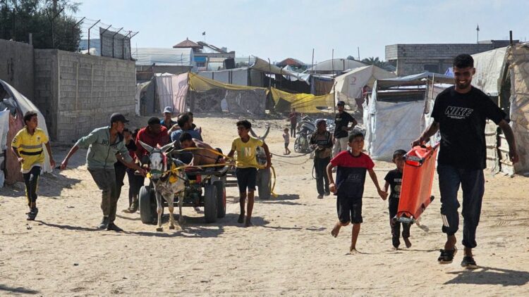 Ejército israelí mata a 73 palestinos mientras esperaban ayuda en Gaza.