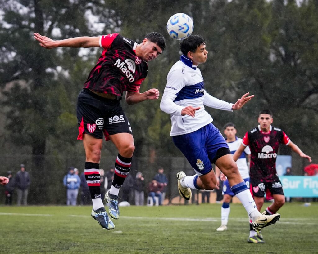 Instituto se trajo un empate de La Plata