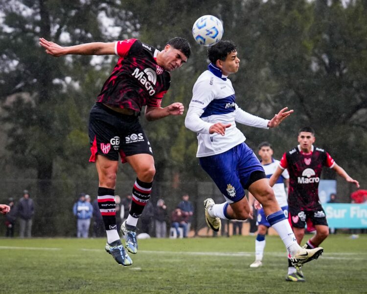 Instituto se trajo un empate de La Plata