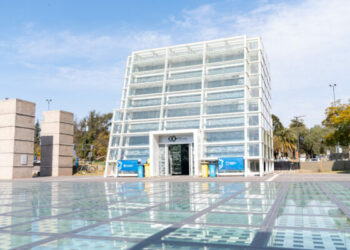 Explanada del Museo Metropolitano de Arte Urbano (Plaza España).