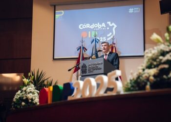 El jefe municipal también defendió el proyecto que busca regular el uso de aplicaciones de transporte.