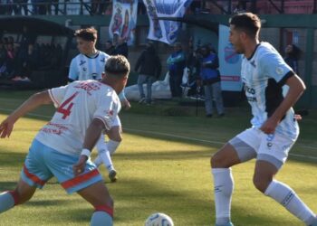 Racing cayó en Sarandí