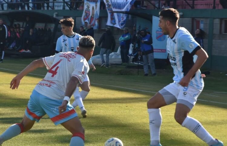 Racing cayó en Sarandí