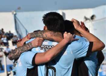 Racing volvió al triunfo en casa