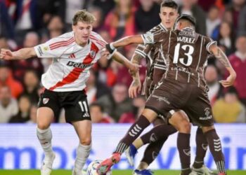 River Plate derrotó 3-1 al campeón Platense en su debut
