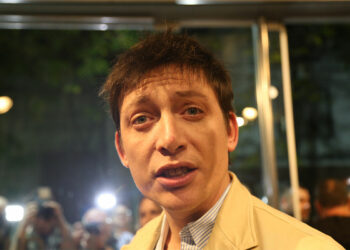 Exigen que Santiago Caputo presente su declaración jurada