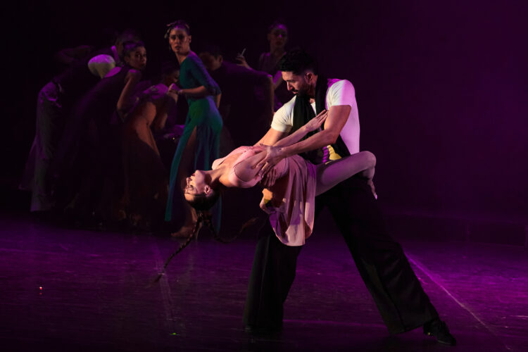 Luego de su éxito en calle Corrientes. "De tango y sombras" llega al Quality.