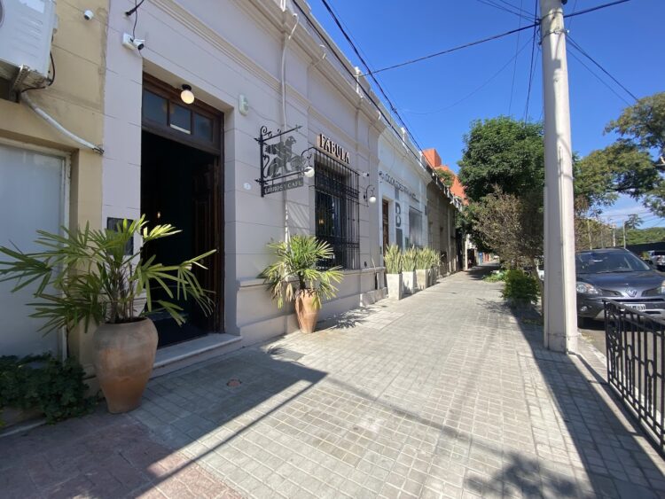 Fábula Libros y Café: agenda cultural de Julio en barrio Juniors