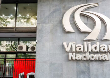 Viales marcharon contra el cierre de Vialidad: “Quieren dejar 5.200 familias en la calle”