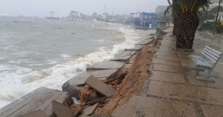 Hay preocupación por un leve aumento del nivel del mar tras recientes alertas de tsunami.