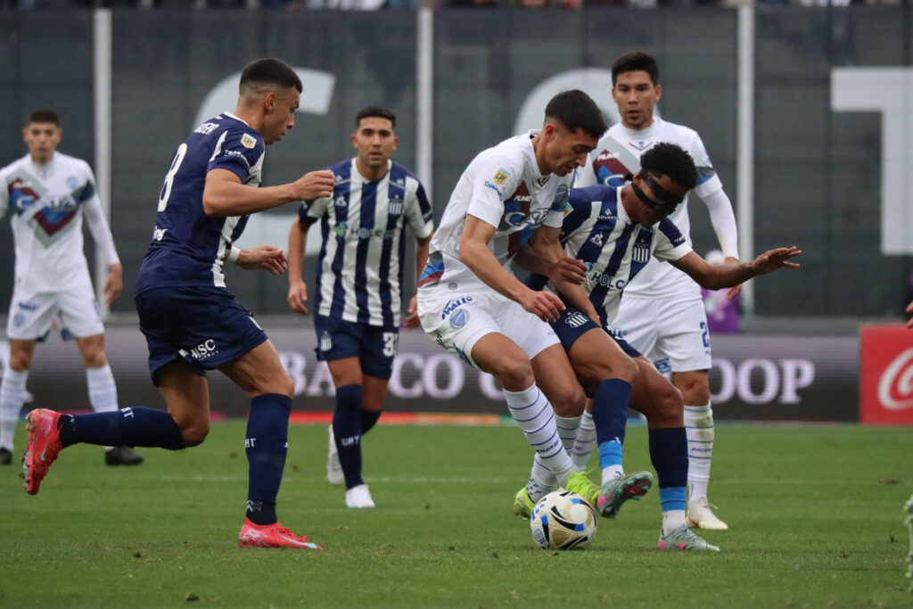 Talleres sigue sin encontrar respuestas: perdió con Riestra en el Kempes y sigue comprometido con el descenso