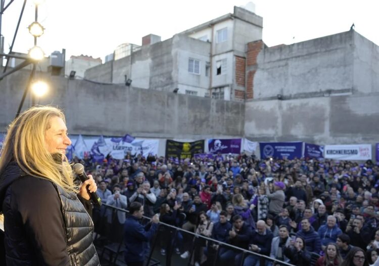 Karina Milei durante la “Jornada de Formación de Fiscales” en La Matanza, donde aseguró que el oficialismo “vino para que no roben más”, ante más de 8.000 militantes y dirigentes de La Libertad Avanza.