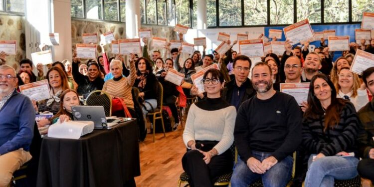 47 nuevos emprendimientos finalizaron con éxito el programa de Incubación del Club de Emprendedores en 2024.