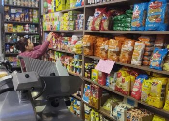 Advierten que la pérdida del poder adquisitivo limita severamente el acceso a alimentos básicos