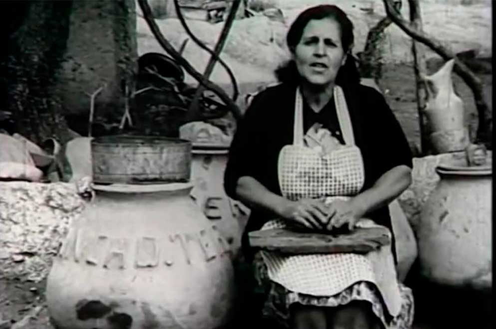 Alcira López