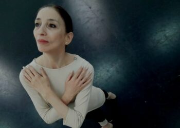 “Alfonsina Hoy”: poesía, cuerpo y memoria en escena