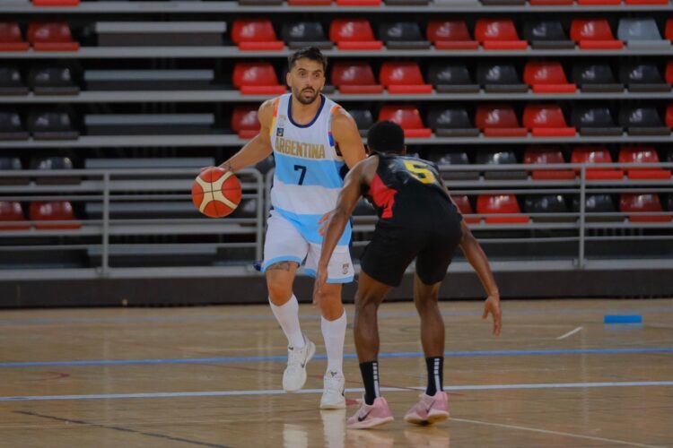 Campazzo fue la figura del elenco nacional con 17 tantos.