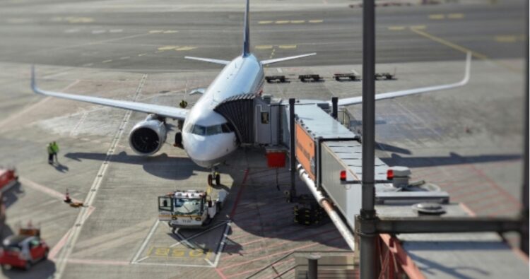El caso pasará al fuero federal por tratarse de transporte aéreo internacional.