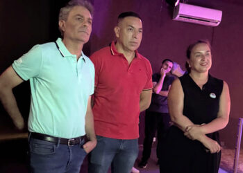 Carlos Oviedo, intendente de Cura Brochero (al medio), junto al legislador Mariano Ceballos y a la vicegobernadora Myrian Prunotto.