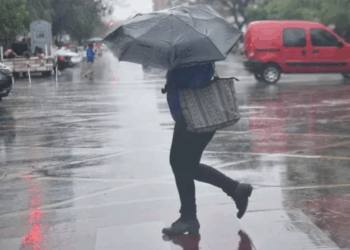 Cortes en la Costanera de Córdoba por acumulación de agua tras las lluvias