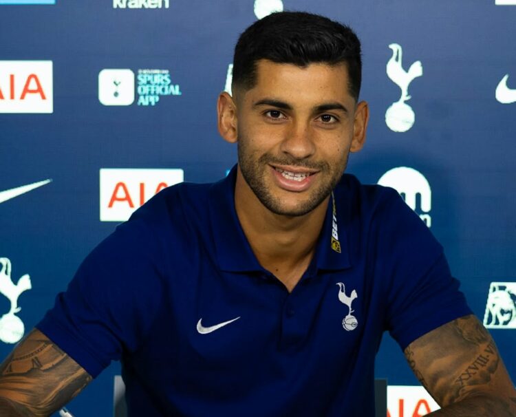 El zaguero cordobés y capitán de los Spurs firmó hasta el 2029.