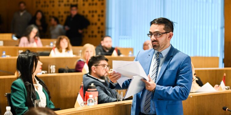 De la totalidad de 31 concejales, 28 votaron a favor del proyecto.