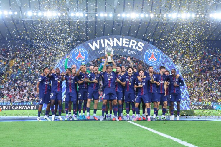 El elenco parisino volvió a sonreír tras la dura caída en la final del Mundial de Clubes.