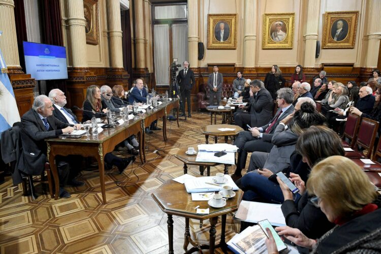 Convocaron a reuniones plenarias por los proyectos de financiamiento universitario y el Hospital Garrahan.