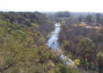 Frenan la habilitación de bares y edificios frente al río de la Reserva San Martín