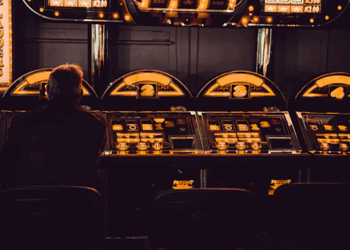 Las máquinas tragamonedas se mudaron al móvil.